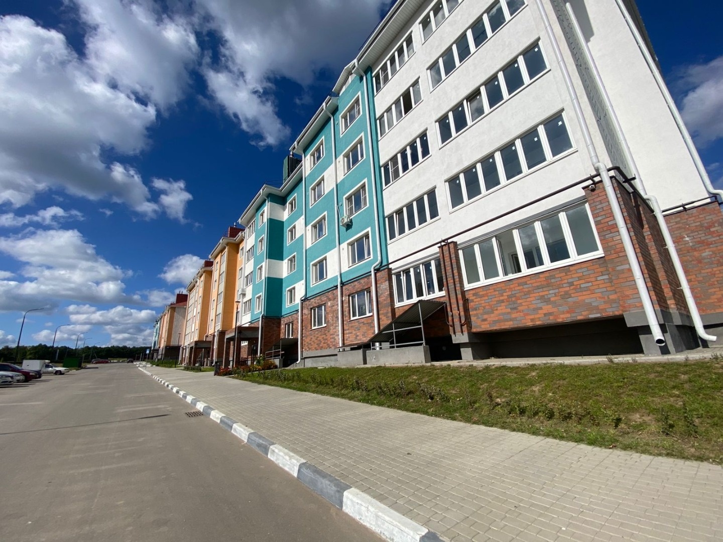 Продается трехкомнатная квартира в развивающемся районе Новая Тула  по УНИКАЛЬНОЙ ЦЕНЕ!

Комплекс расположен в экологически чистом районе в 15 минутах от центра города. 5 минут до проспекта Ленина!
Вблизи д. Нижняя Китаевка. Идеальное место для семей с детьми и тех, кто хочет жить с комфортом вдали 