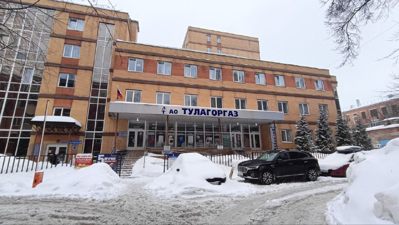 Сдается офисное помещение. В здании находится охрана, вход по пропускам.
В помещении предусмотрела потолочная система кондиционирования. Летом работает на охлаждение, зимой на обогрев. На крыше расположена собственная котельная. В здании имеется столовая, где можно вкусно покушать. Парковка по перим