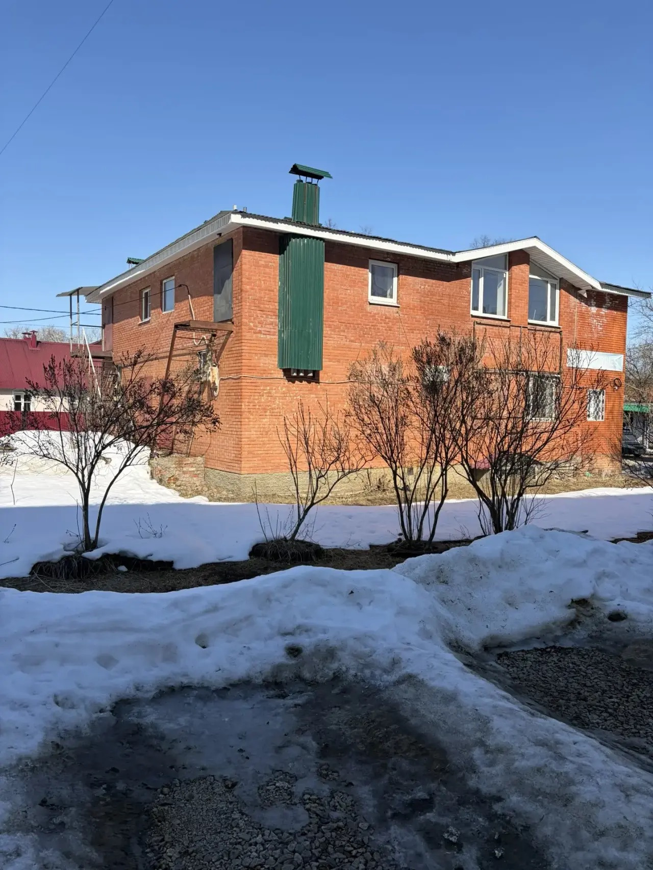 Продается помещение свободного назначения в самом центре города,на главном фото - само здание, продаётся его половина 205 кв.м!
 Помещение на 75% арендовано постоянными арендаторами!
 Особых вложений не требует!
 Один собственник! 
Торг уместен! 
ЗВОНИТЕ!!!