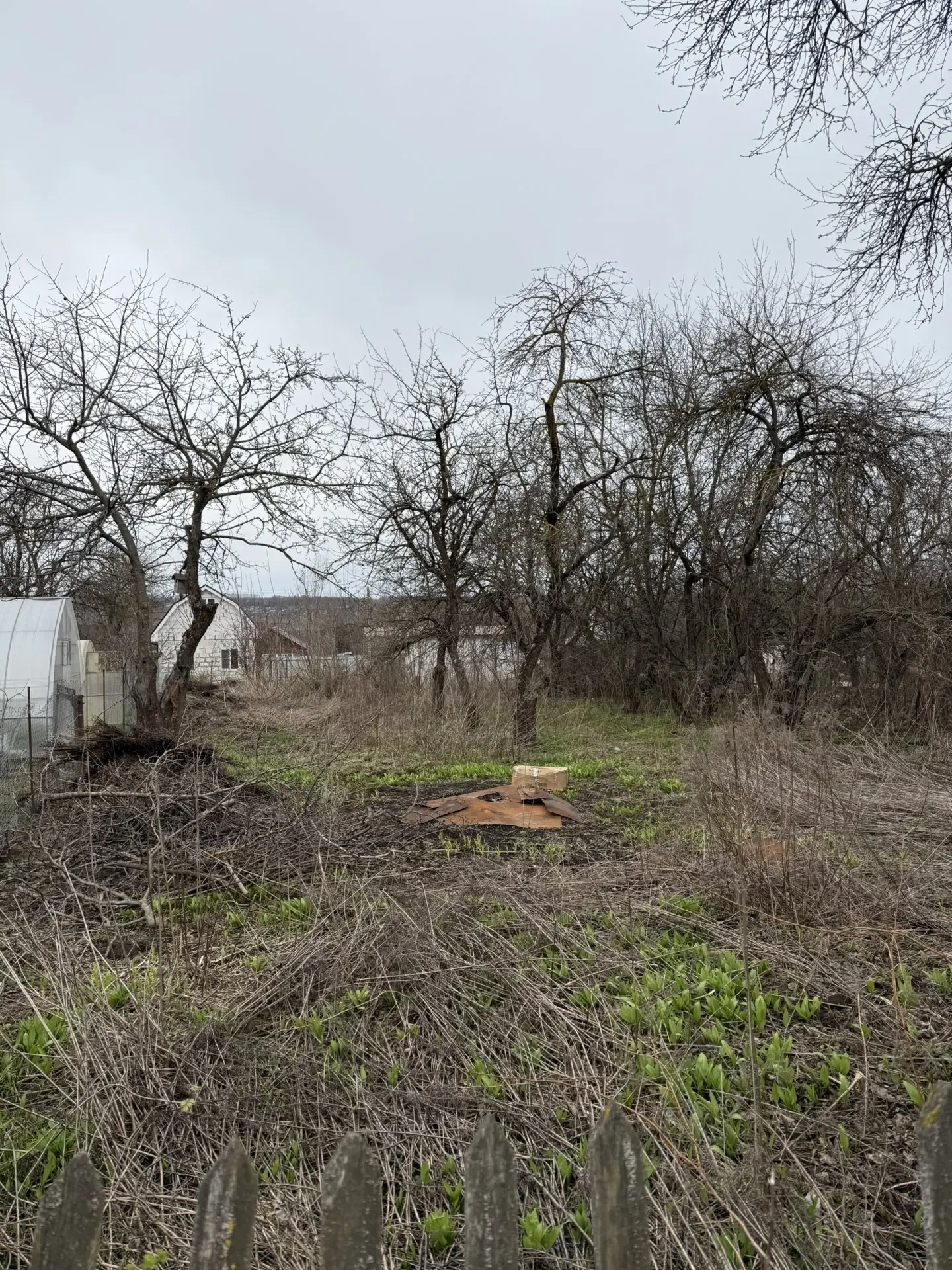 Продаётся  земельный участок  6 соток  в Туле, в СТ «Офицеров»!
Форма участка - прямоугольная, ровный.
От остановки общественного транспорта пешком 10-15 минут.
В шаговой доступности магазин, школа, детский сад.
Идеальное место для строительства дома или дачи! 