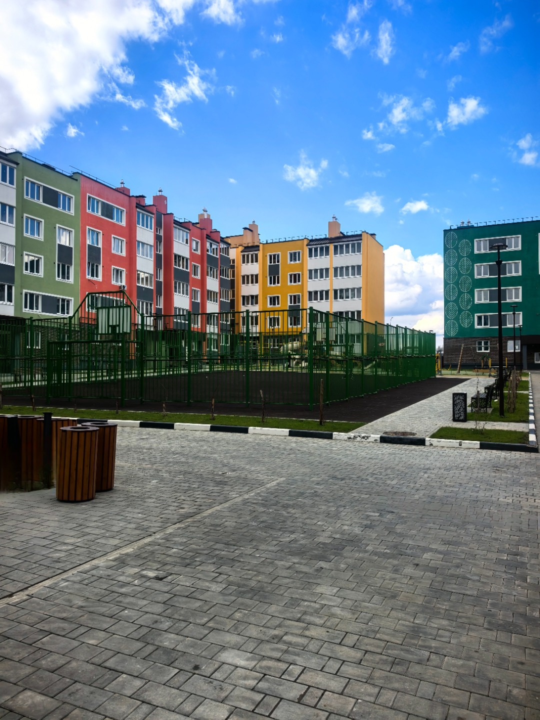 

Дом сдан! 

Цена ниже чем у застройщика!

Реальная квартира!



Продается 2 ком. квартира в новом ЖК комфорт-класса НоваяТула!
Развивающийся микрорайон в экологически чистом районе, в 6 минутах от пр. Ленина.
Идеальное место для семей с детьми и тех, кто хочет жить с комфортом вдали от городского 